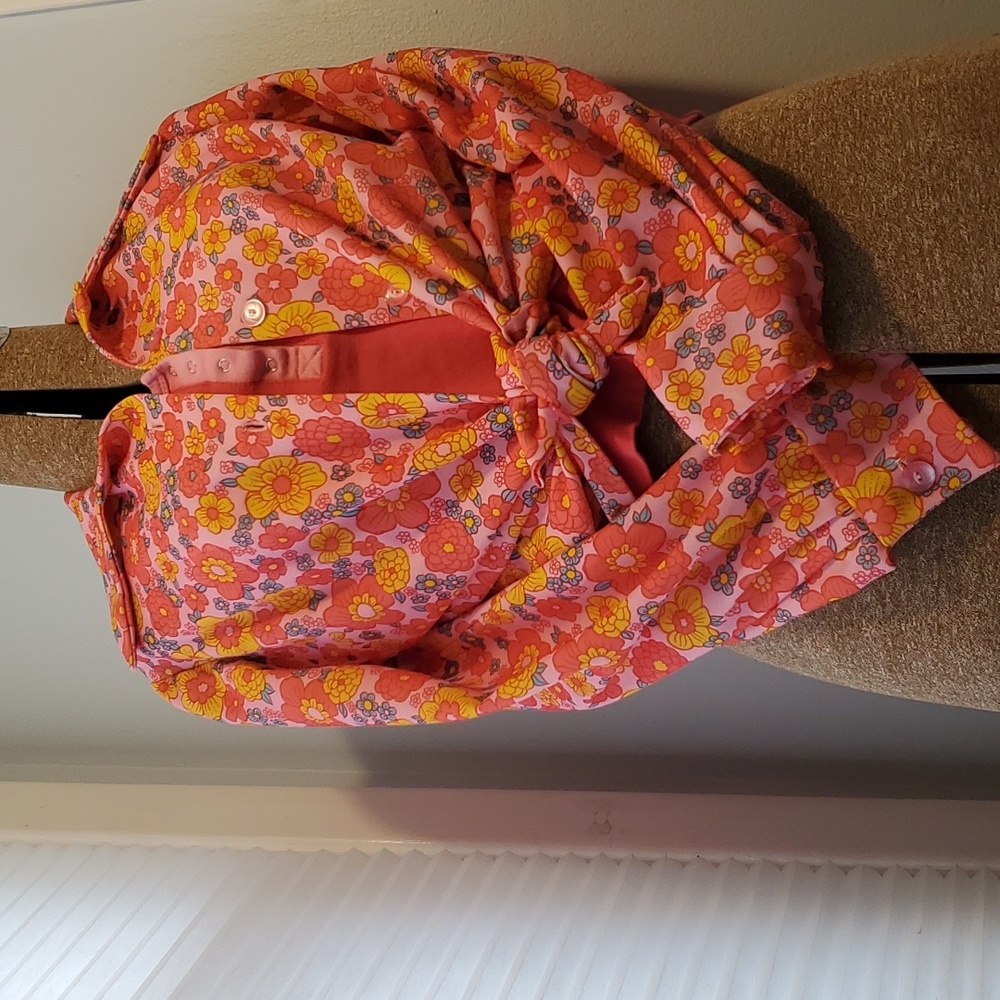 3/$25 "1970's Vintage" floral button up sz sm - Picture 8 of 13